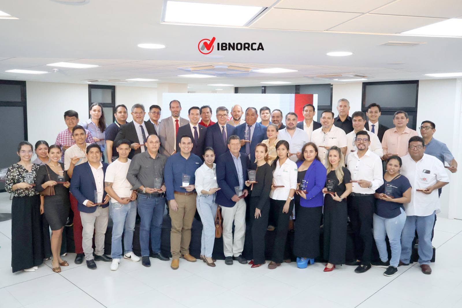 IBNORCA reconoce a organizaciones comprometidas con la calidad en Santa Cruz y presenta la nueva NB/ISO 9001:2026